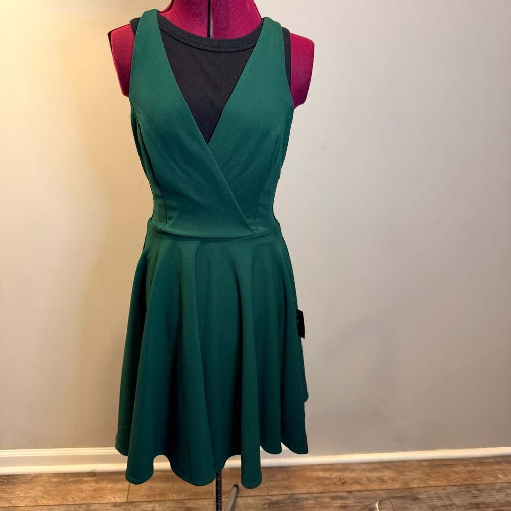 Lulus Green Fit & Flare Fun Cross Back Sleeveless Dress NWT, XS Homecoming
